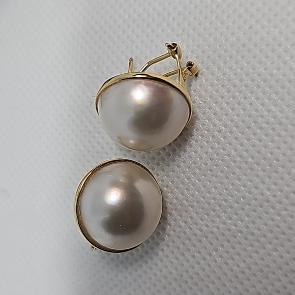 14k mabe pearl earrings, 6 grams, pearl size 14.52mm. - Picture 1 of 7